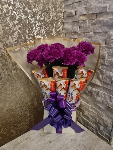 Kinder beuno chocolate hamper