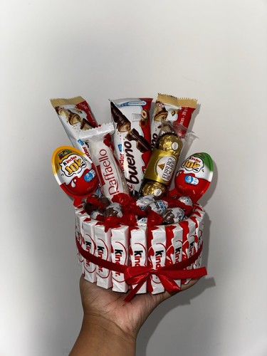 Kinder bueno sweet hamper - sweet,